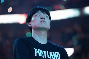 罗威缺阵!斯普利特:杨瀚森将获更多出场时间 他能创造进攻机会